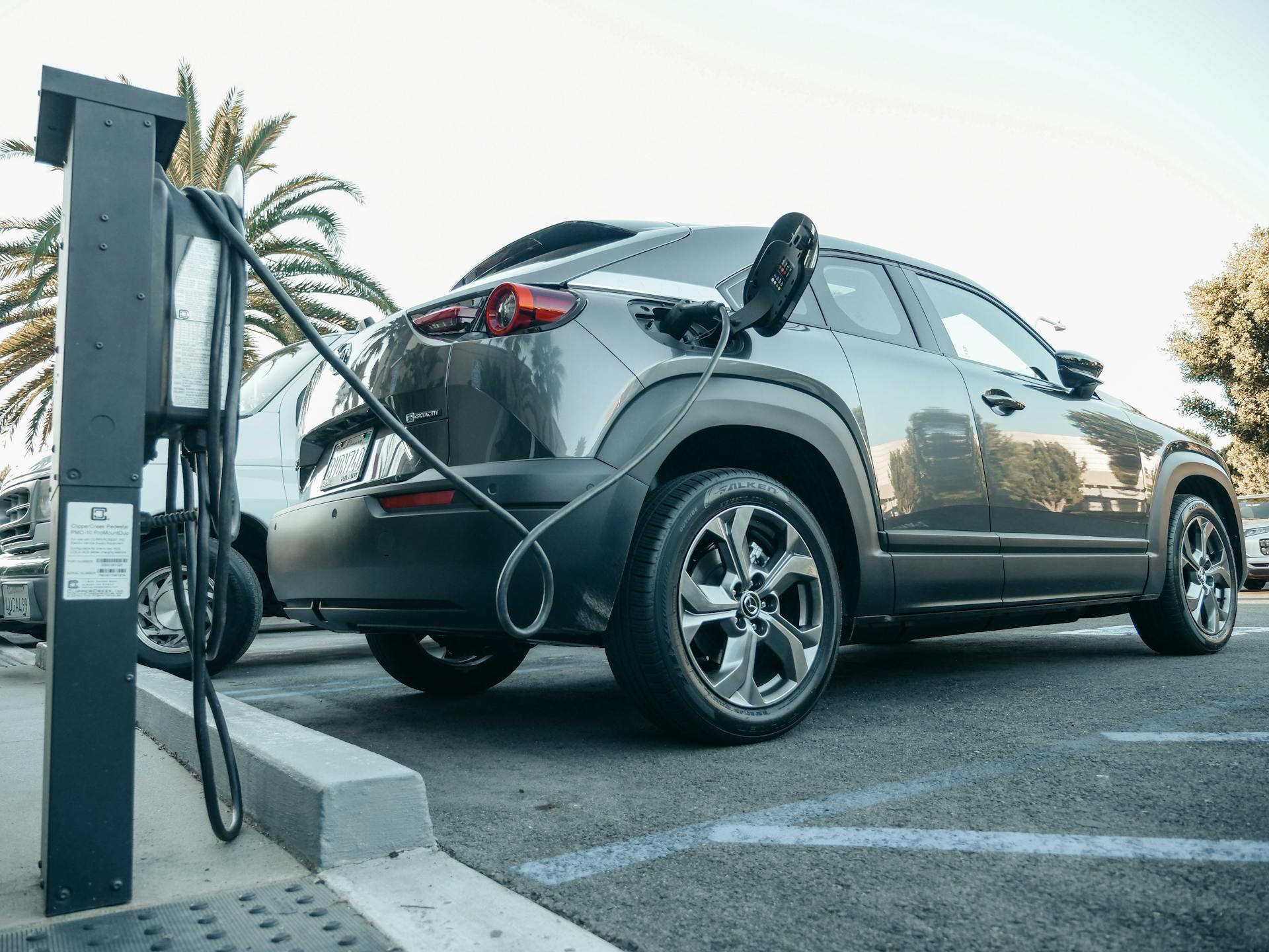 New Insurance Products for Electric and Hybrid Vehicles: What You Should Know